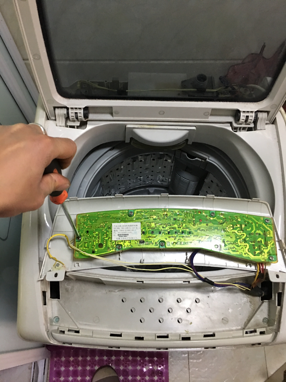 一台小天鹅xqb552588g洗涤排水正常脱水报警显示e3