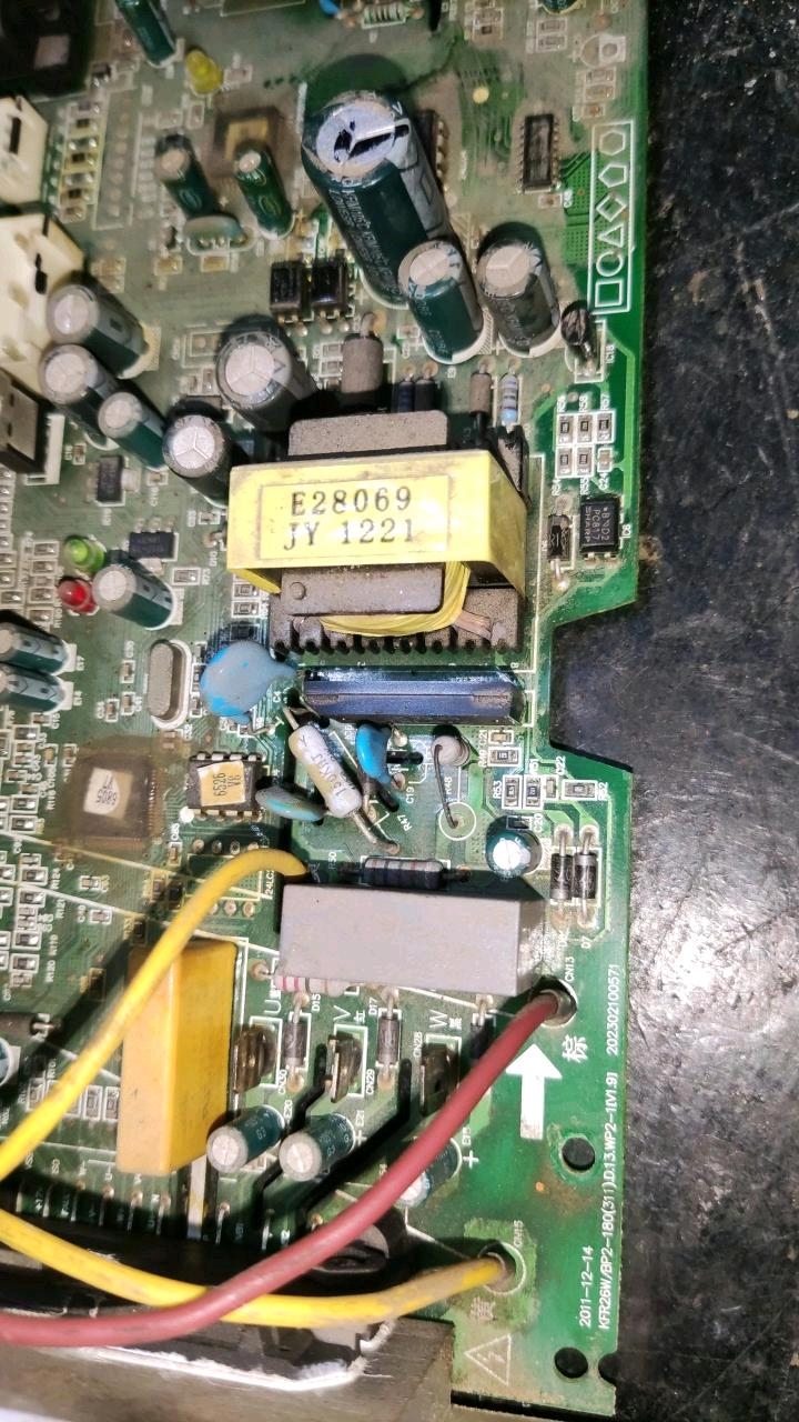 请问美的kfr26bp2180311开关电源电路图